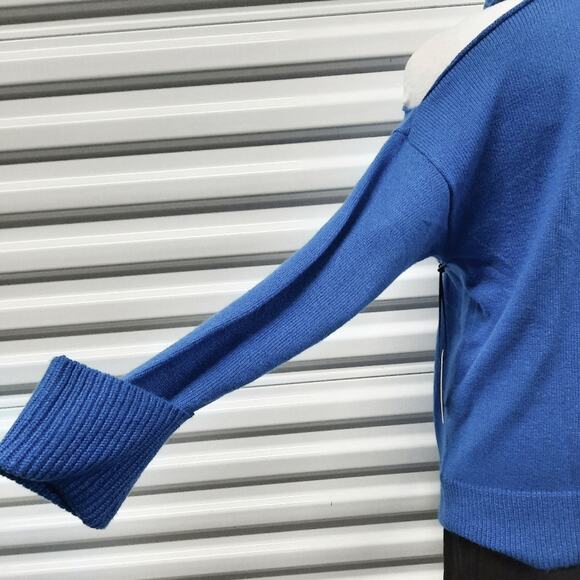 1.State Sweater Women's Medium Blue Turtleneck Cold Shoulder Pullover Cozy Top - Picture 8 of 9